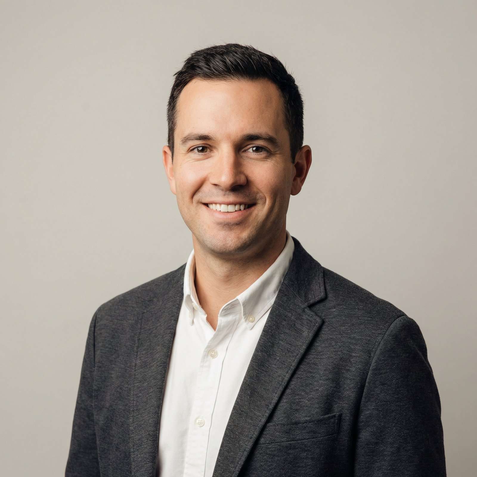 17c一起草制片人专家